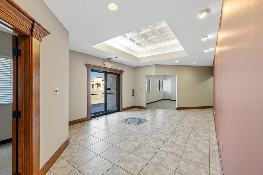 2425 Earl Rudder Fwy S, College Station, TX en alquiler - Lobby - Imagen 3 de 10