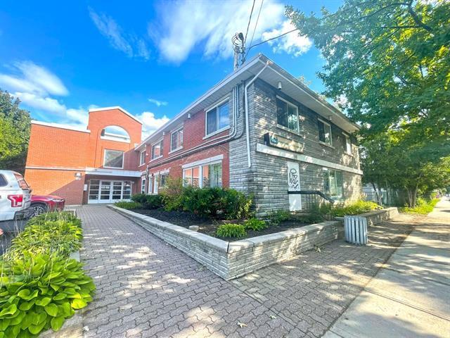 540-542 Rue Antoinette-Robidoux, Longueuil, QC en alquiler - Foto principal - Imagen 1 de 1