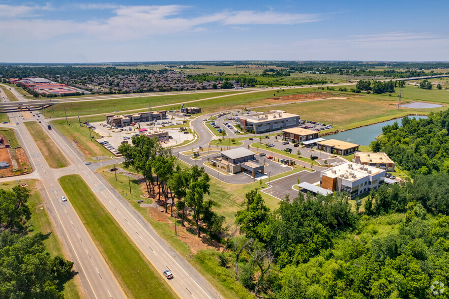 Route 66 Landing, Yukon, OK en alquiler - Vista aérea - Imagen 3 de 14