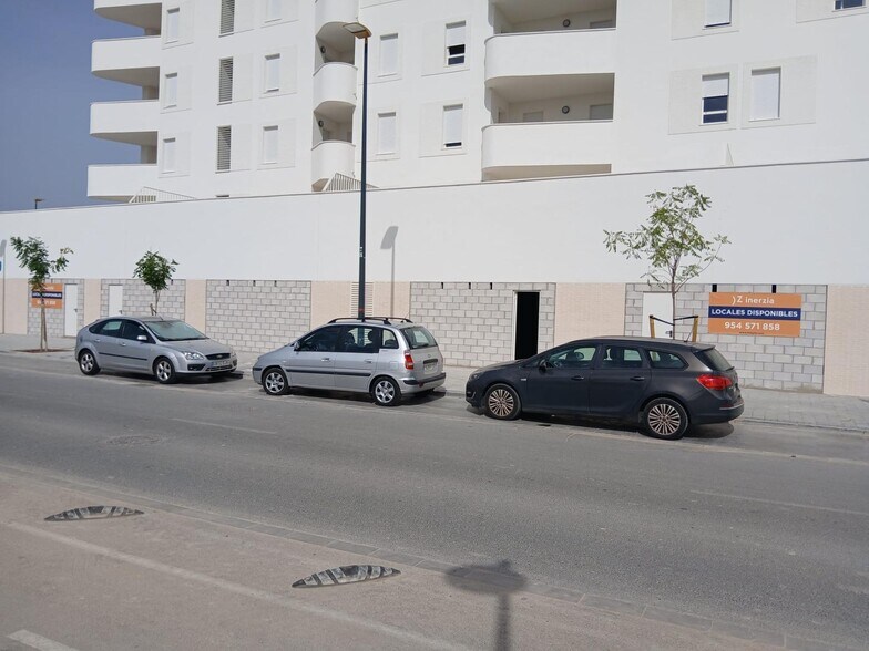 Local en SEVILLA en venta - Foto del edificio - Imagen 1 de 3