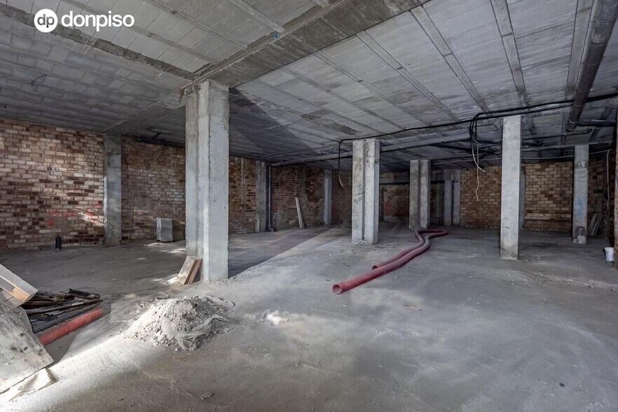 Local en Ogíjares en venta - Foto del interior - Imagen 3 de 9
