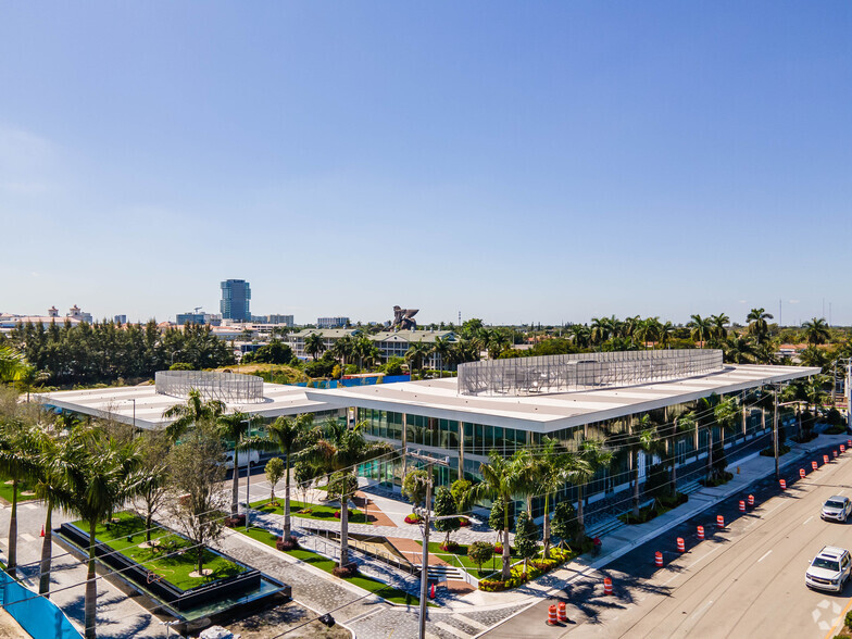 1000-1100 E Hallandale Beach Blvd, Hallandale Beach, FL en alquiler - Foto del edificio - Imagen 2 de 49