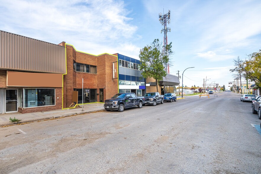 5012 50 Av, Lloydminster, AB en venta - Foto del edificio - Imagen 2 de 20