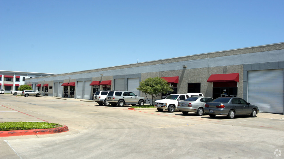 1000 Post and Paddock Ln, Grand Prairie, TX en alquiler - Foto del edificio - Imagen 1 de 5