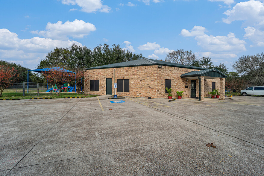 3421 E Walnut St, Pearland, TX en venta - Foto del edificio - Imagen 2 de 52