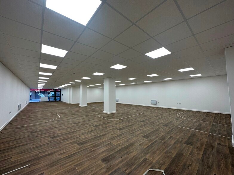 108-110 New St, Huddersfield en venta - Foto del interior - Imagen 2 de 4