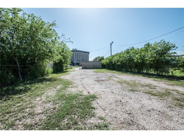 3626 Leopard St, Corpus Christi, TX en venta - Otros - Imagen 2 de 15