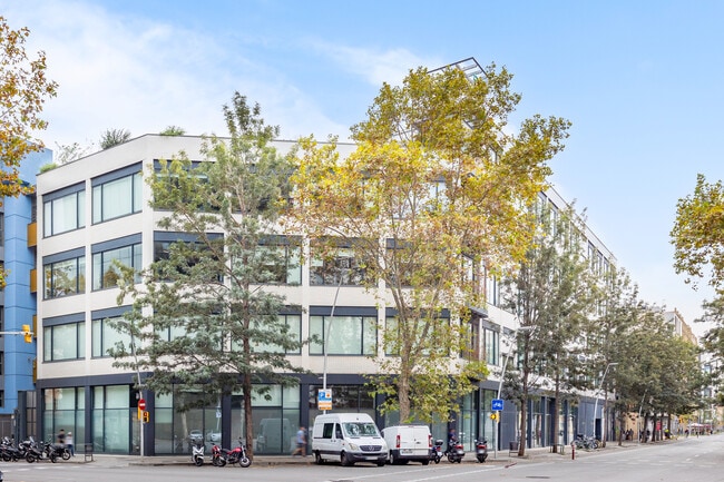Más detalles de Carrer de Tànger, Barcelona - Oficina/Local en alquiler