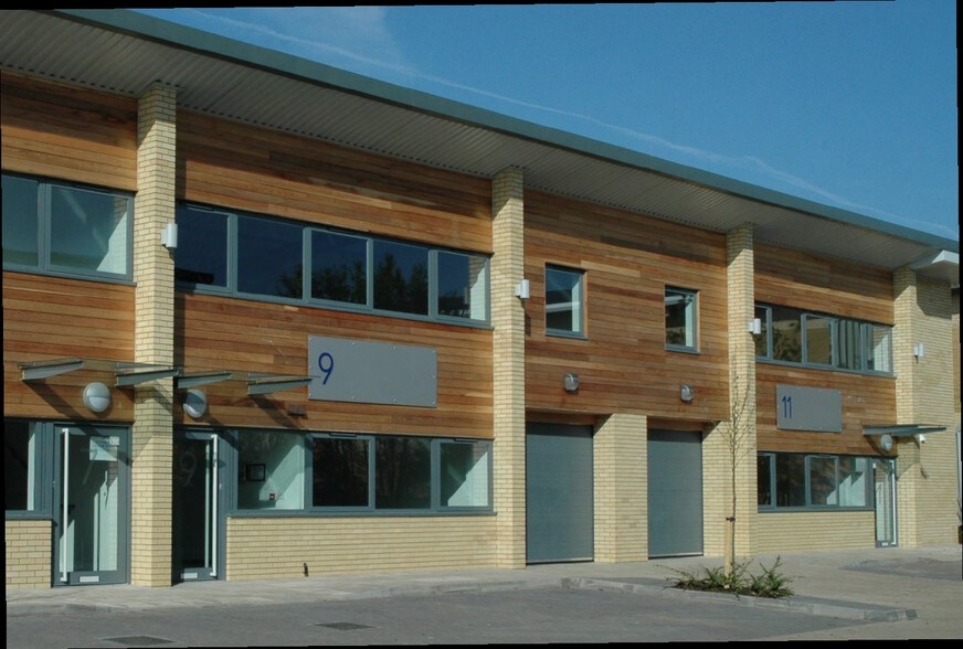 3-11 Roebuck Way, Milton Keynes en venta - Foto del edificio - Imagen 3 de 11