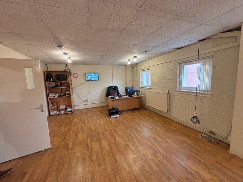 101 Brook St, Glasgow en alquiler - Foto del edificio - Imagen 2 de 11