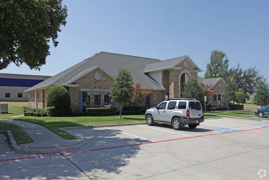 5750 Stratum Dr, Fort Worth, TX en alquiler - Foto principal - Imagen 1 de 17