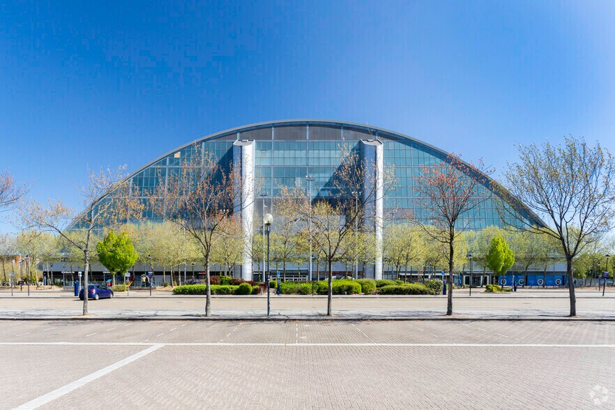 Marlborough Gate, Milton Keynes en alquiler - Foto del edificio - Imagen 2 de 5