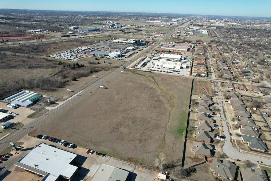 401 W Memorial Rd, Oklahoma City, OK en venta - Foto del edificio - Imagen 3 de 6