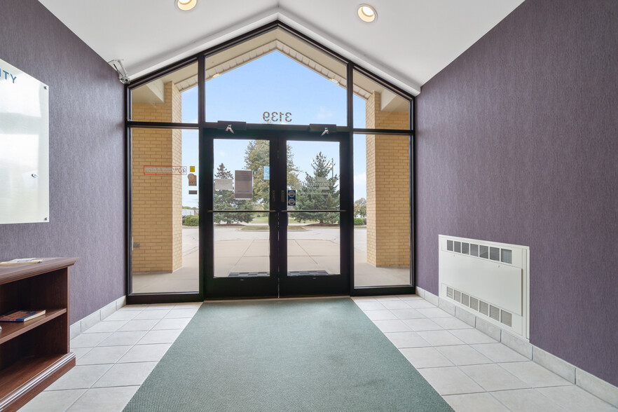 3139 Voyager Dr, Green Bay, WI en venta - Foto del edificio - Imagen 2 de 37