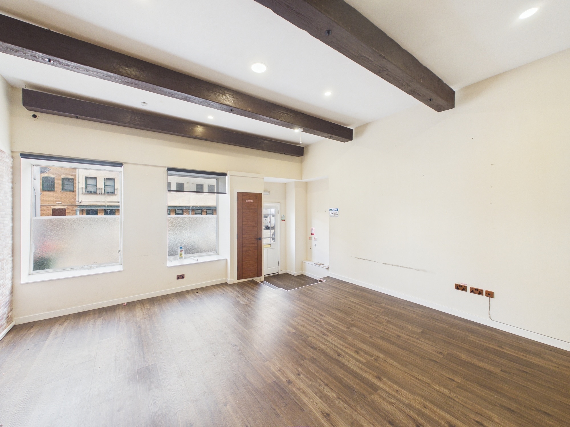 431 High St, Kirkcaldy en venta Foto del interior- Imagen 1 de 4