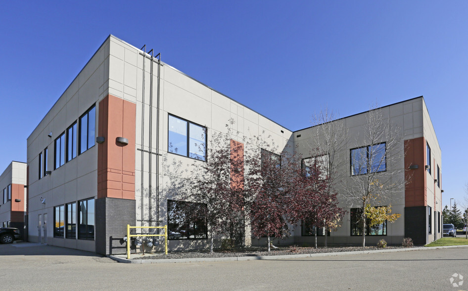 2544 Ellwood Dr, Edmonton, AB en alquiler - Foto del edificio - Imagen 3 de 3