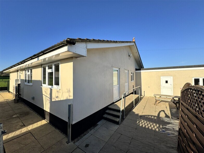 Claverhambury Rd, Waltham Abbey en venta - Foto principal - Imagen 2 de 10