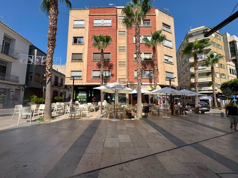 Local en Llíria, Valencia en alquiler - Foto del edificio - Imagen 3 de 5