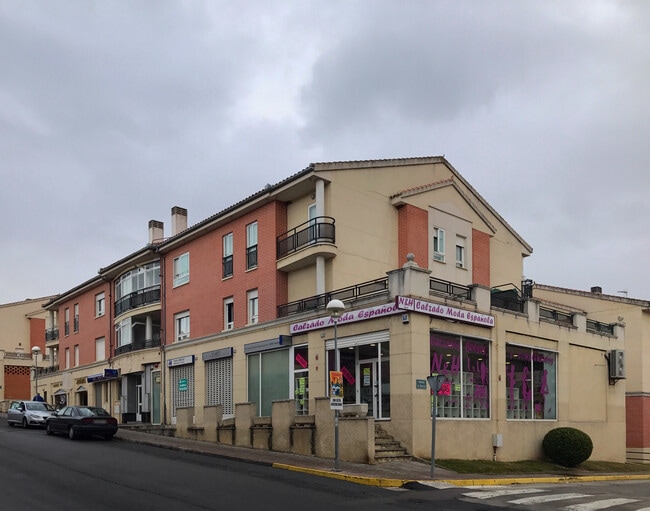 Más detalles de Avenida Sotillo, 2 F, La Lastrilla - Local en alquiler