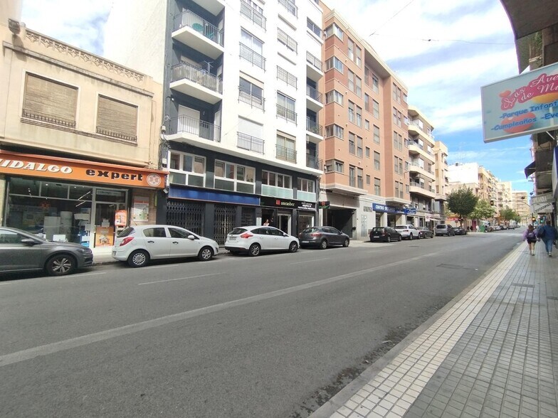 Carrer Cristóbal Sanz, 48, Elche, Alicante en venta - Foto del edificio - Imagen 2 de 11