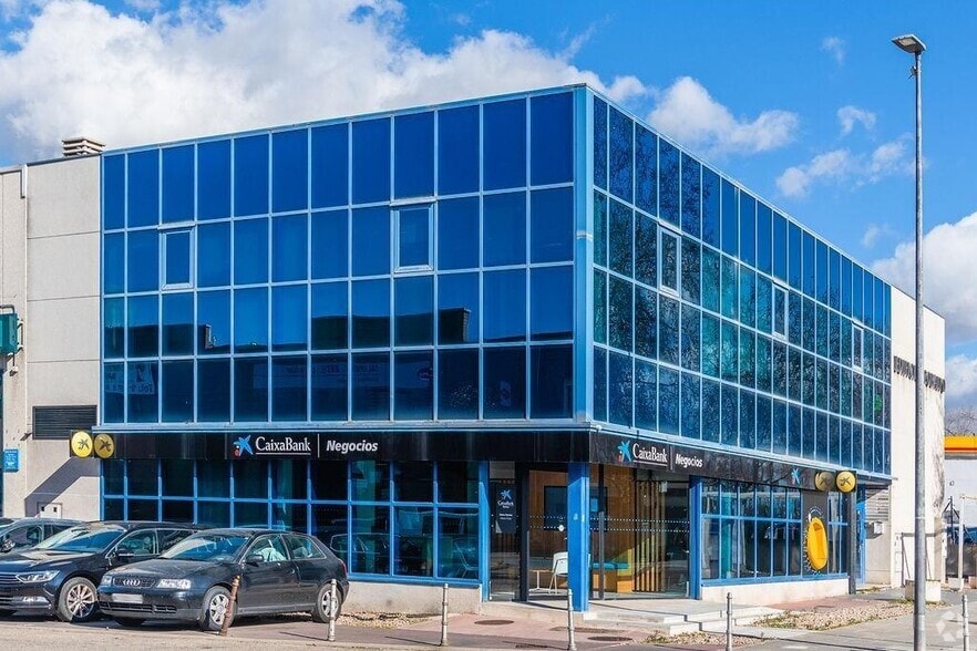 Calle Primavera, 35, Torrejón de Ardoz, Madrid en venta - Foto del edificio - Imagen 3 de 4