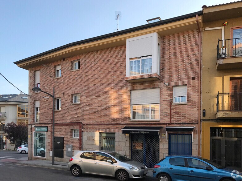 Avenida de los Voluntarios, 35, Galapagar, Madrid en alquiler - Foto del edificio - Imagen 2 de 2