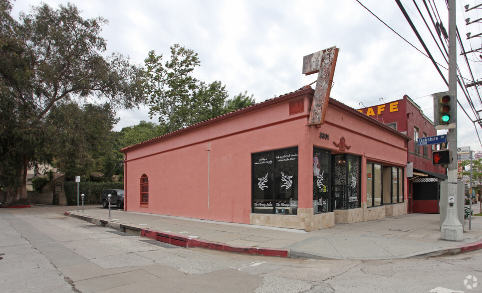 3301-3303 Cahuenga Blvd W, Los Angeles, CA en alquiler - Foto del edificio - Imagen 3 de 8