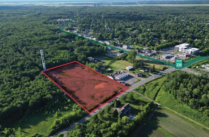 553 Ch De La Côte-Saint-Louis E, Blainville, QC en venta - Foto principal - Imagen 1 de 1