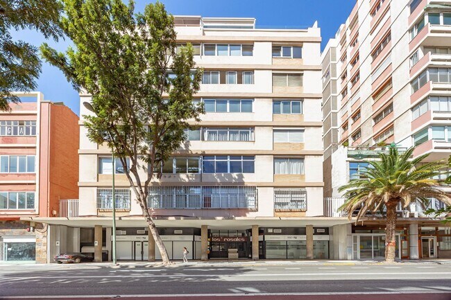 Más detalles de Avenida Primero de Mayo, 33, Las Palmas de Gran Canaria - Oficina en venta