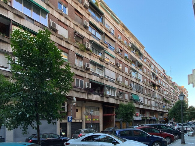 Más detalles de Calle Sánchez Barcaiztegui, 36, Madrid - Local en alquiler