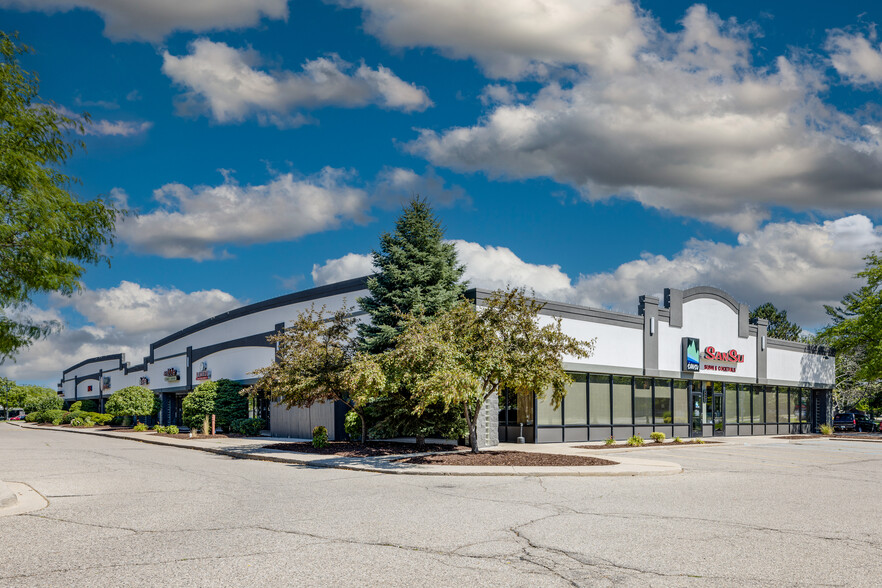 4790 S Hagadorn Rd, East Lansing, MI en alquiler - Foto del edificio - Imagen 1 de 3