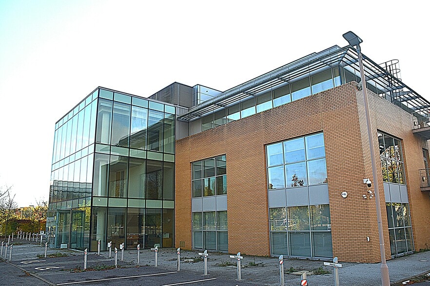 Vanwall Rd, Maidenhead en venta - Foto del edificio - Imagen 1 de 3