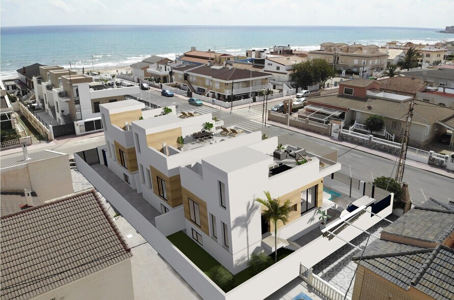 Terreno en Torrevieja, Alicante en venta - Foto del edificio - Imagen 2 de 15