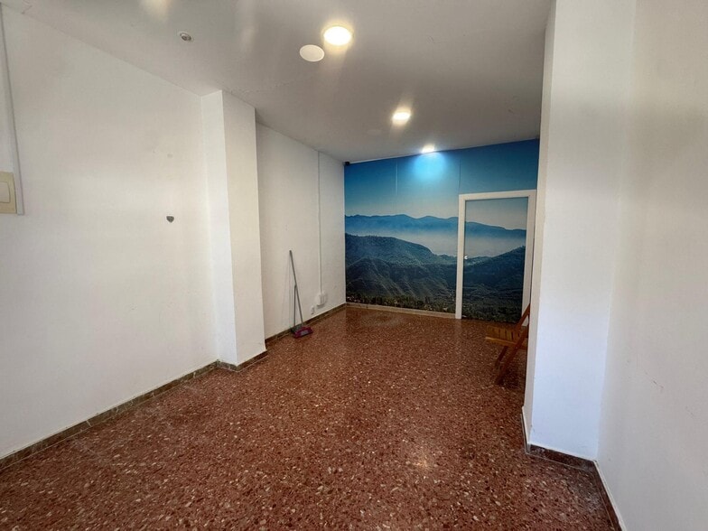 Local en Llíria en venta - Foto del interior - Imagen 2 de 5