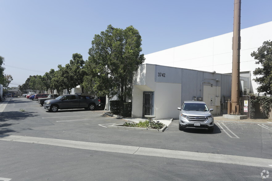 3738-3742 W Century Blvd, Inglewood, CA en alquiler - Foto del edificio - Imagen 3 de 6