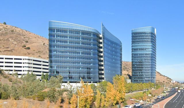 One Tower Pl, South San Francisco, CA en alquiler - Foto del edificio - Imagen 2 de 5