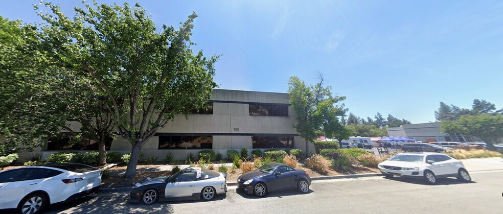 790 W Chestnut Ave, Monrovia, CA en alquiler - Foto del edificio - Imagen 2 de 4