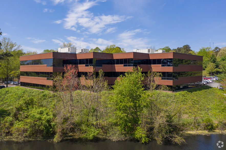 808 Moorefield Park Dr, Richmond, VA en alquiler - Foto del edificio - Imagen 3 de 11