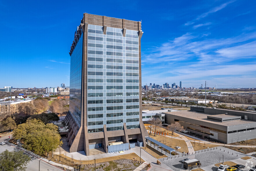 3000 Pegasus Park Dr, Dallas, TX en alquiler - Foto del edificio - Imagen 3 de 6