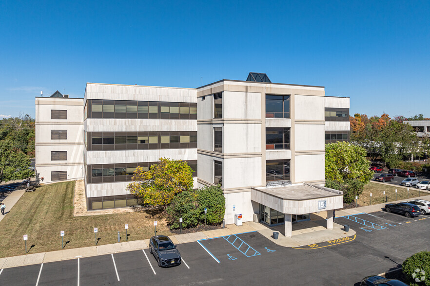 15 Corporate Pl S, Piscataway, NJ en alquiler - Foto del edificio - Imagen 2 de 7