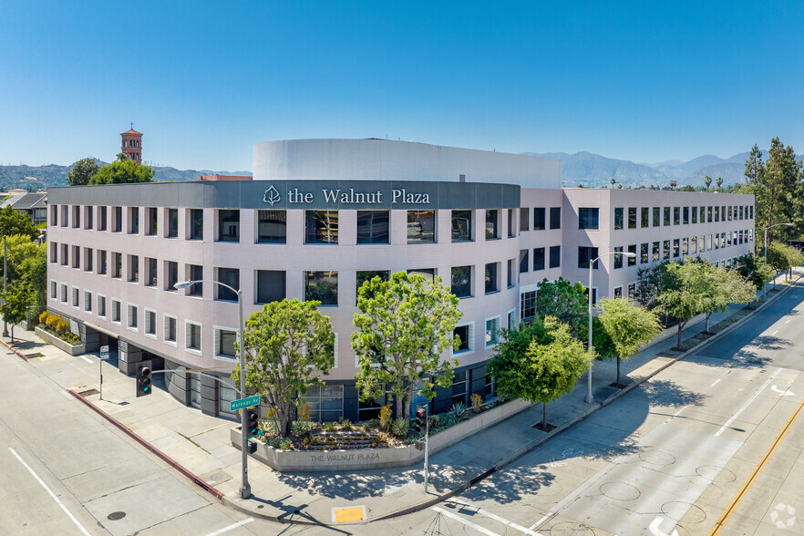 215 N Marengo Ave, Pasadena, CA en alquiler - Foto del edificio - Imagen 1 de 69