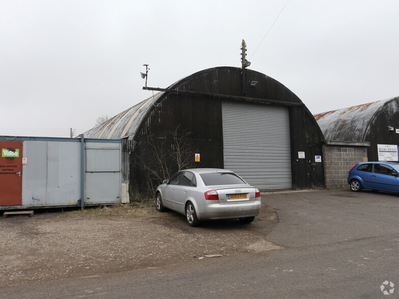 Boughton Industrial Est, Boughton en venta - Foto del edificio - Imagen 2 de 2