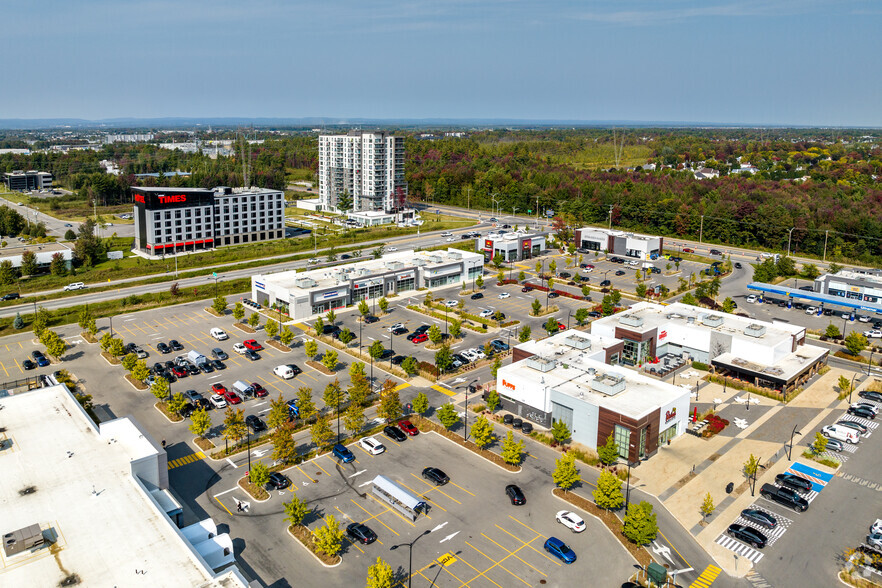 1425 Boul Michèle-Bohec, Blainville, QC en alquiler - Vista aérea - Imagen 3 de 6