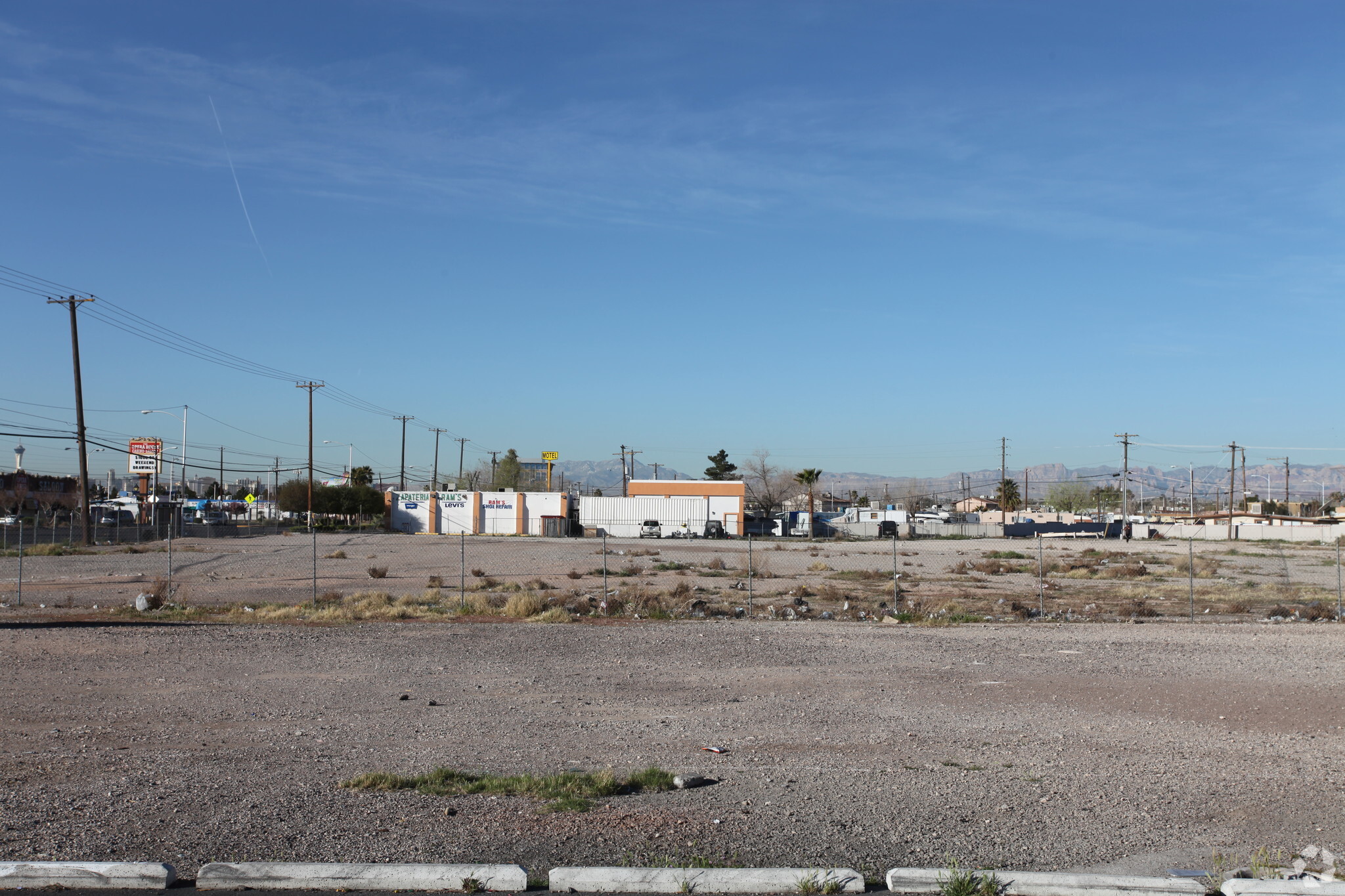 2595 N Las Vegas Blvd, North Las Vegas, NV en venta Foto principal- Imagen 1 de 6