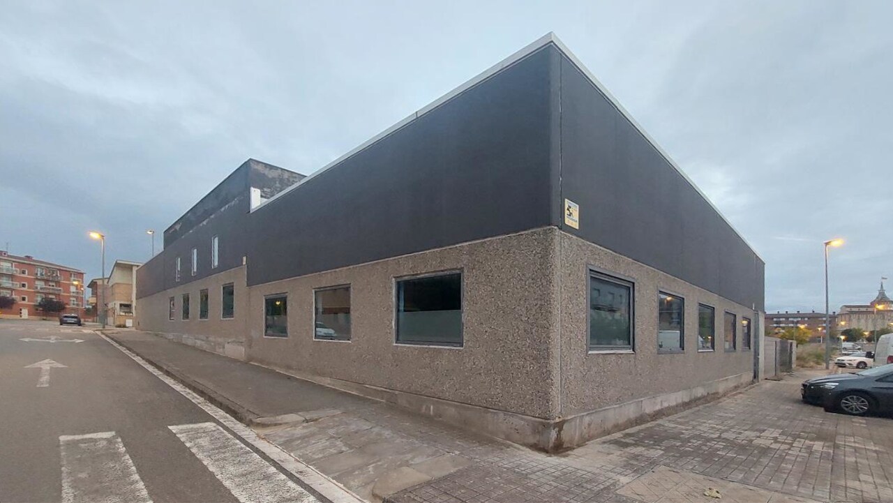 Local en Cervera, Lérida en venta Foto del edificio- Imagen 1 de 23