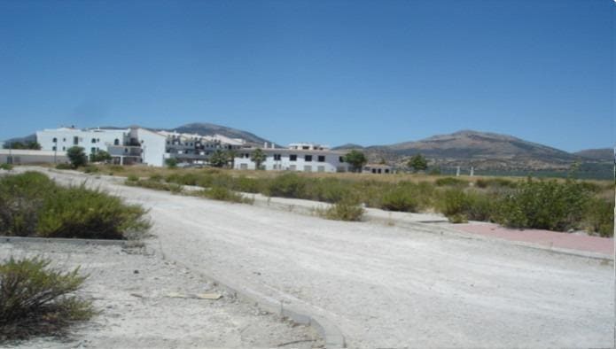 Calle Italia, 1, Iznalloz, Granada en venta - Foto del edificio - Imagen 3 de 6