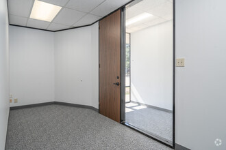 301 Wells Fargo Dr, Houston, TX en alquiler Foto del interior- Imagen 1 de 6