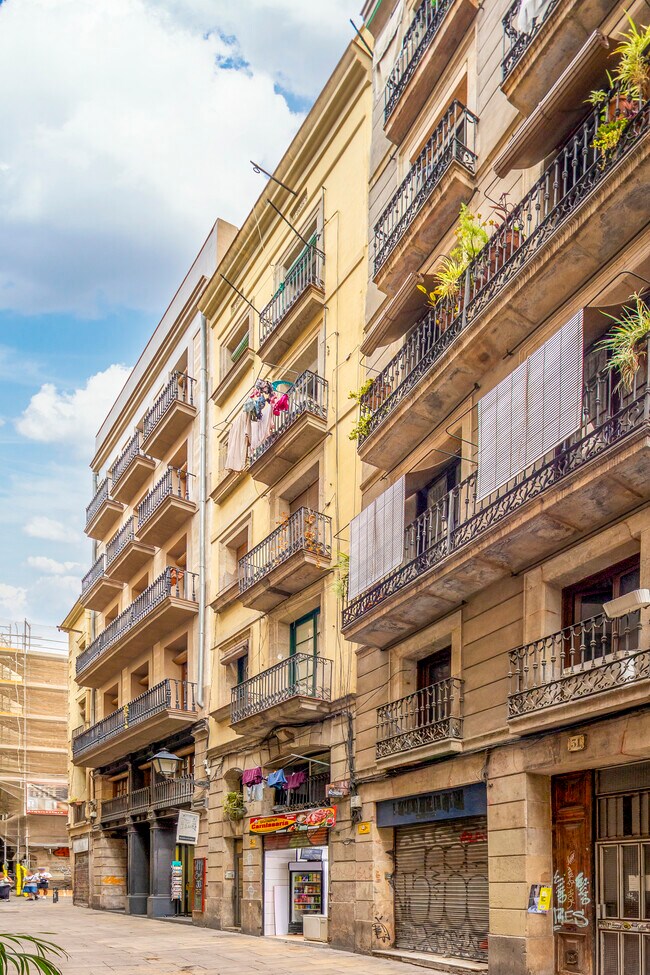 Más detalles de Carrer del Regomir, 29, Barcelona - Edificio residencial​ en venta
