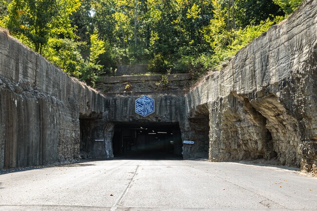 Más detalles de 5351 Lee's Summit Rd, Kansas City, MO - Nave en alquiler
