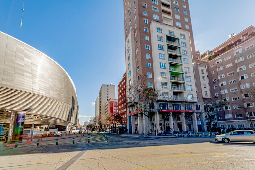 Paseo Castellana, 140, Madrid, Madrid en alquiler - Foto del edificio - Imagen 3 de 4